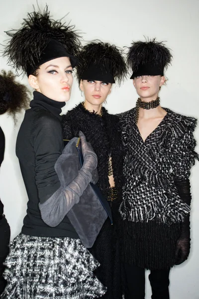 Look 18